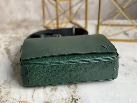 DISTRICT VUITTON LOUIS PM 0606